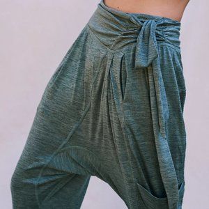NWT Free People The Right Path Pants gorgeous and comfy!!